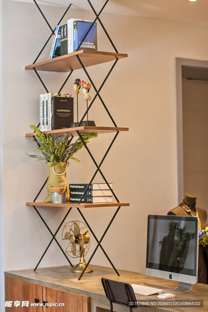 简约几何书架装点办公空间