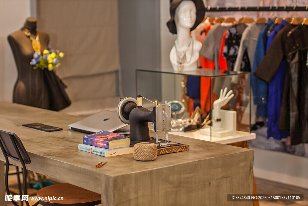 时尚服装店的陈列展示