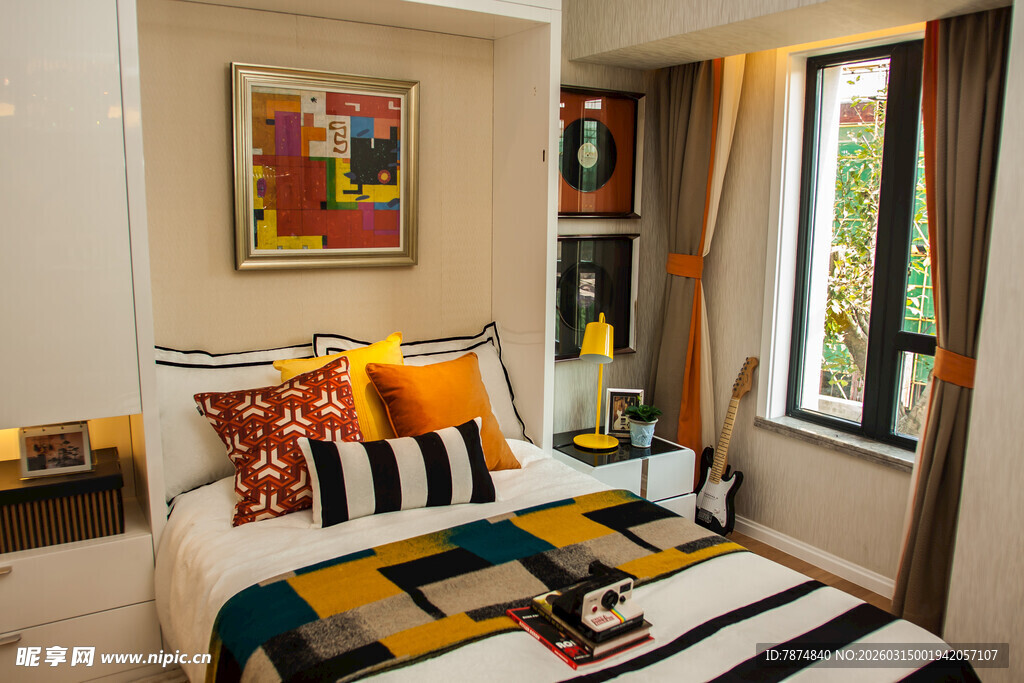 现代简约风温馨卧室一角