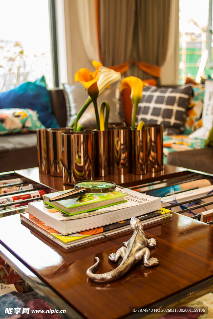 温馨家居一角的精致摆设