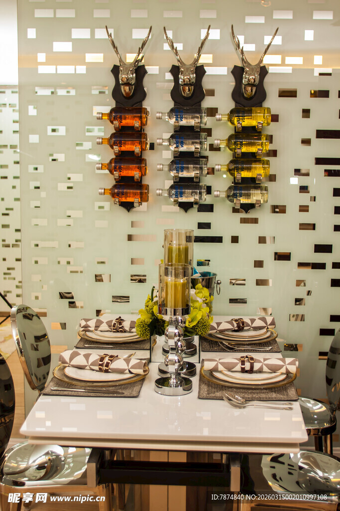 时尚餐厅布置 餐具绿植点缀