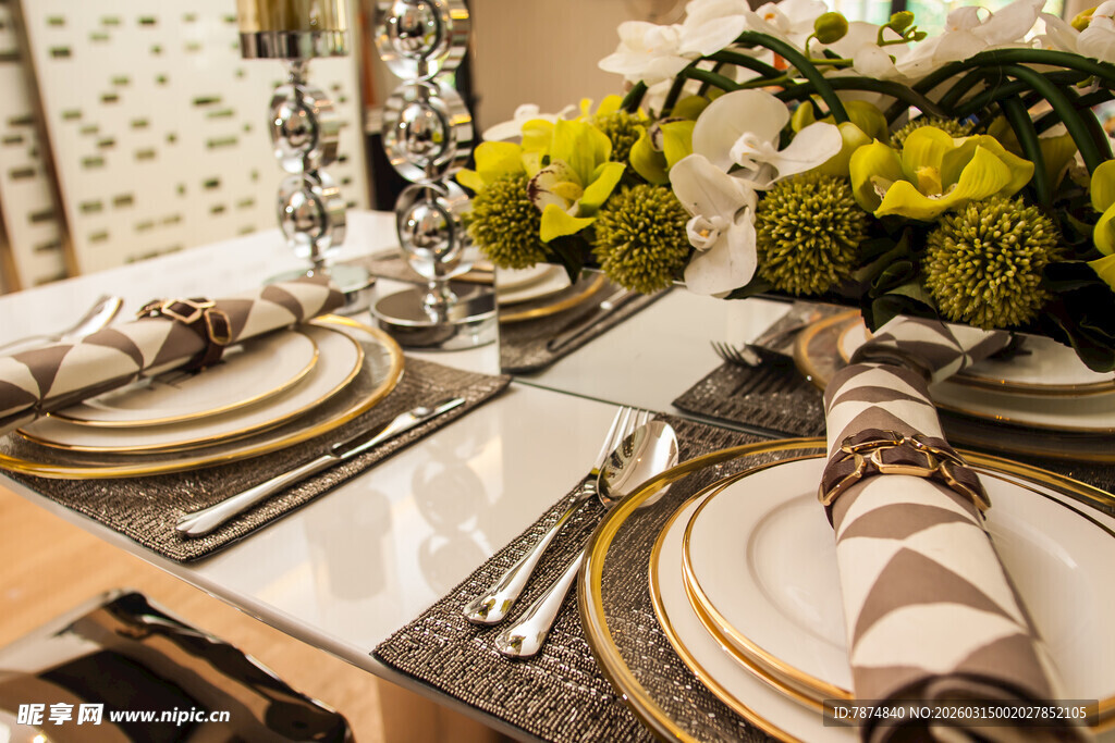 精致餐桌布置 尽显优雅