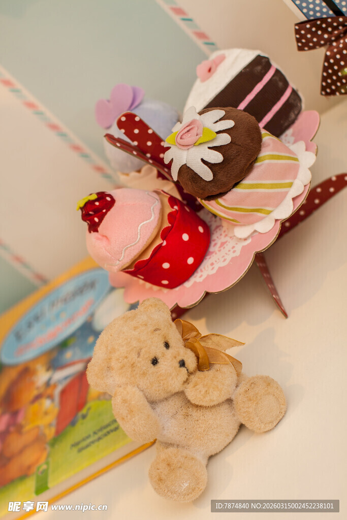 可爱毛绒玩具与装饰摆件