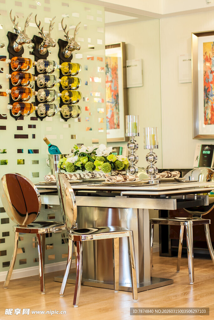 时尚眼镜店室内陈列场景