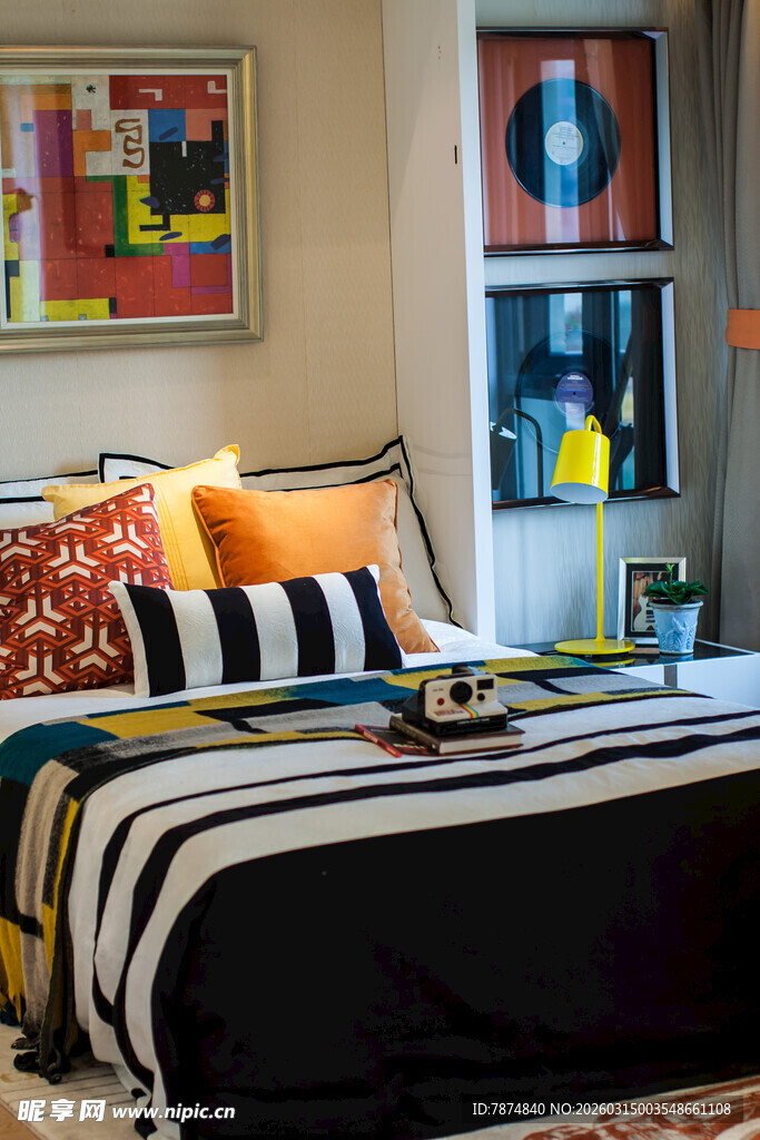 多彩现代风卧室温馨场景
