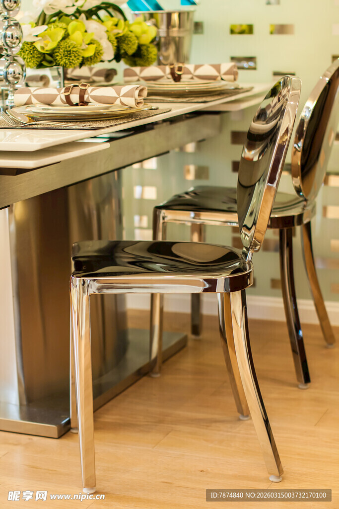 现代风格餐桌椅布置场景