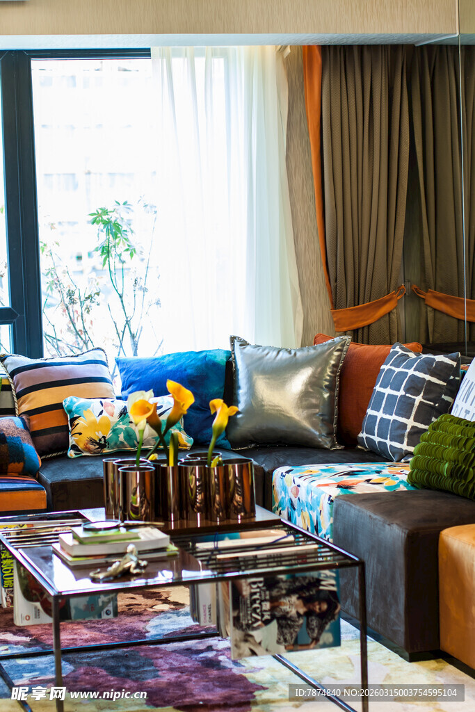 现代时尚客厅家居布置