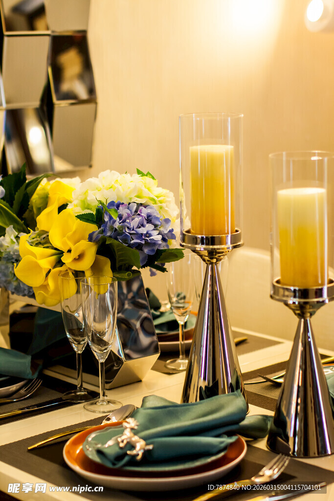 精致餐桌布置 尽显优雅氛围