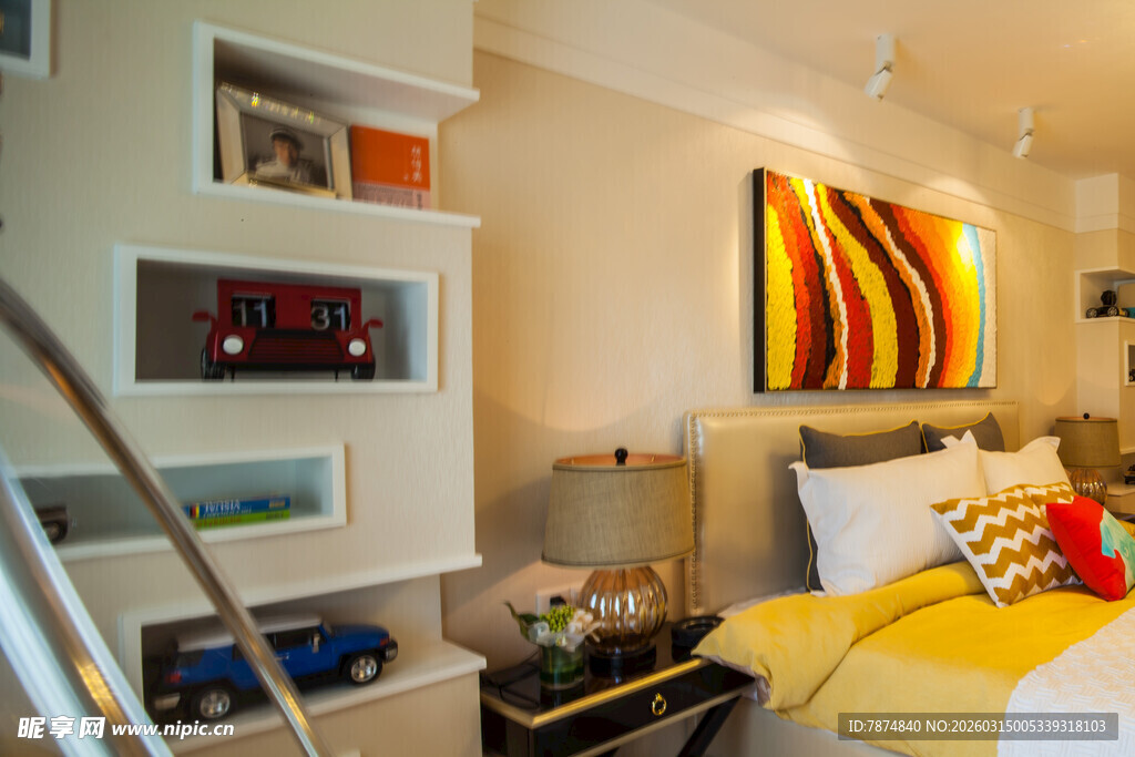 现代温馨卧室家居一角