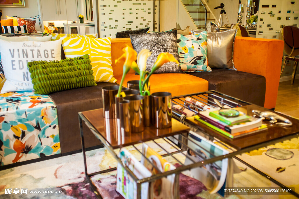 多彩时尚客厅家居布置