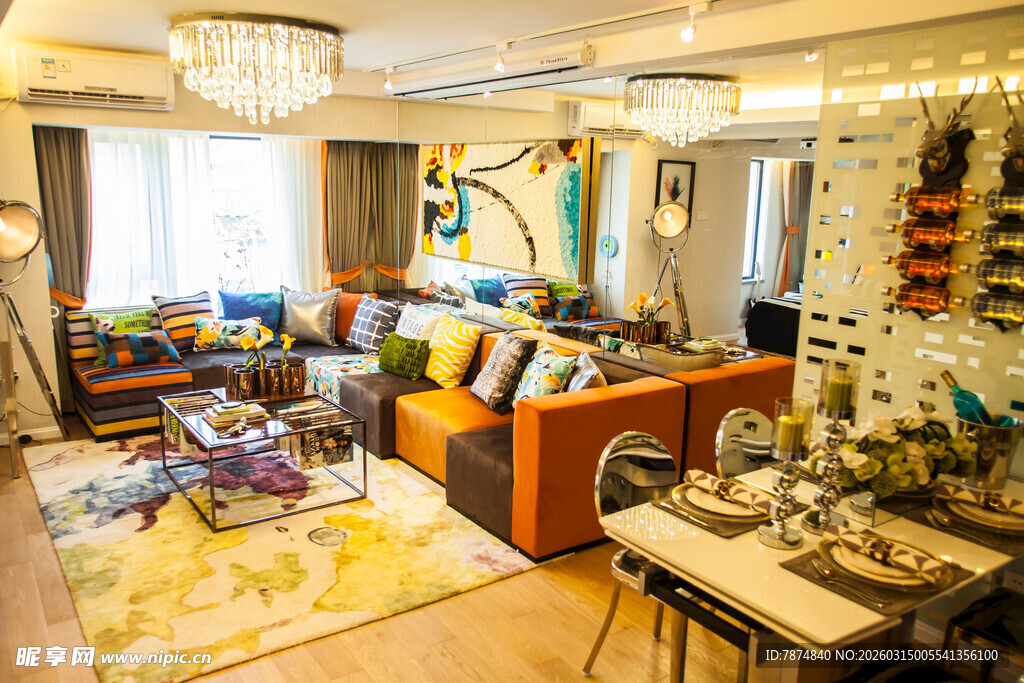 温馨多彩的客厅家居场景