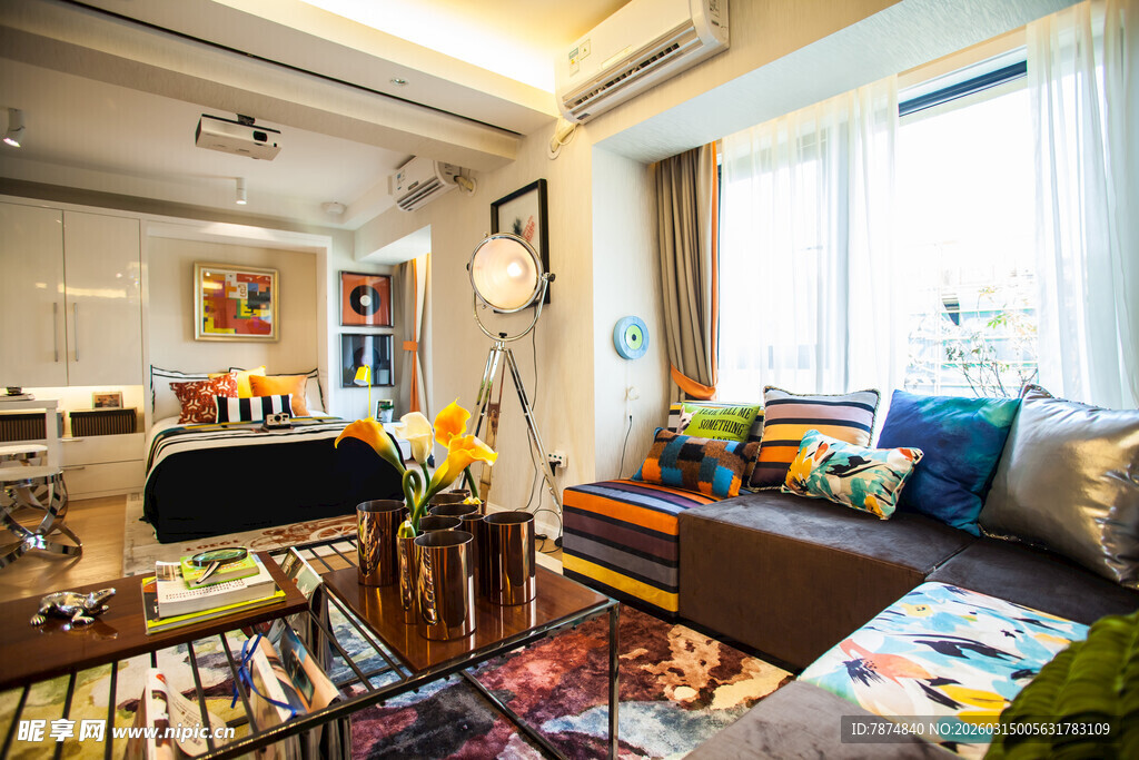 多彩温馨的现代风客厅空间