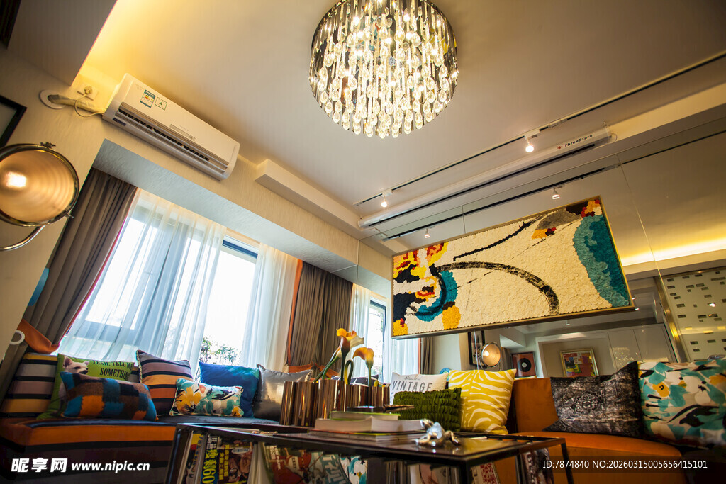 现代时尚客厅室内装饰图