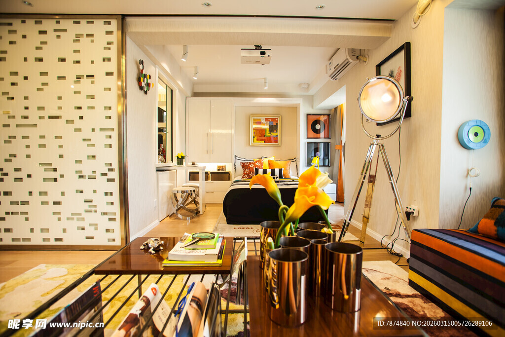 现代温馨客厅家居一角