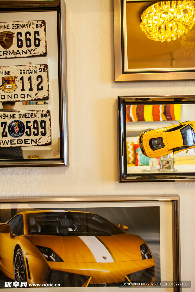 墙上的汽车主题装饰画