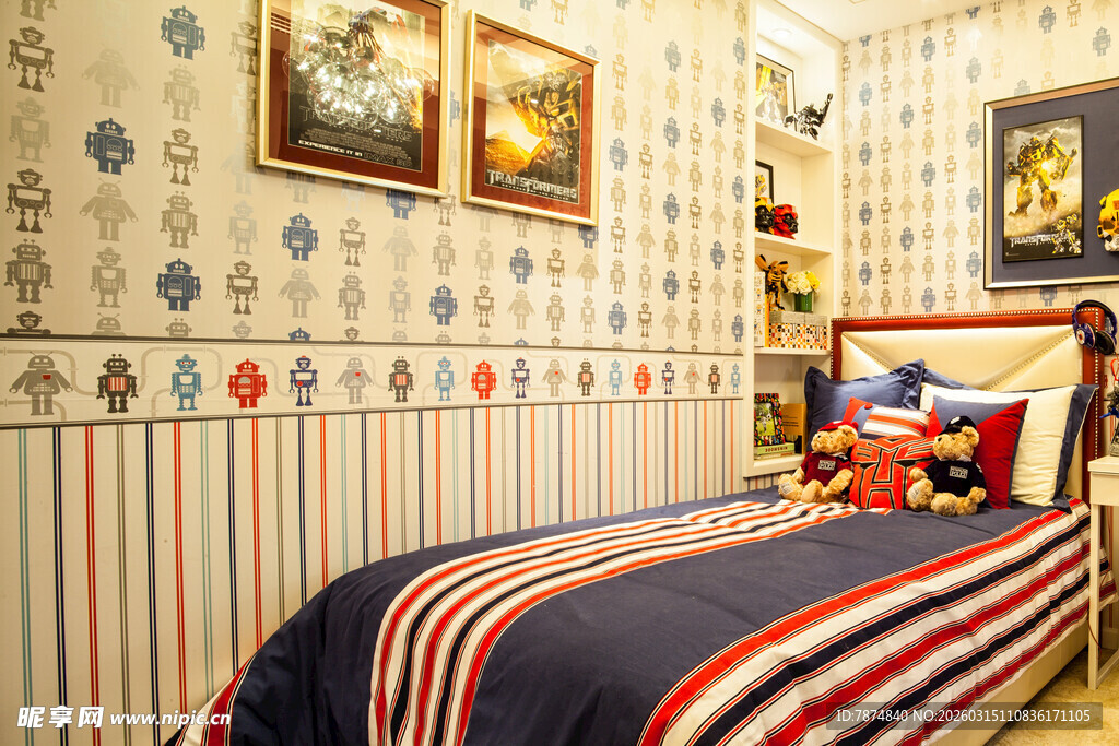 儿童房内色彩鲜艳的床铺