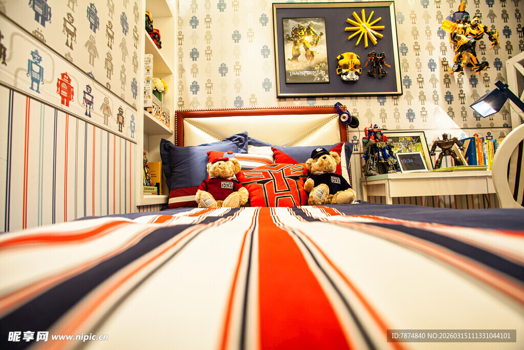 复古保龄球馆的多彩球道