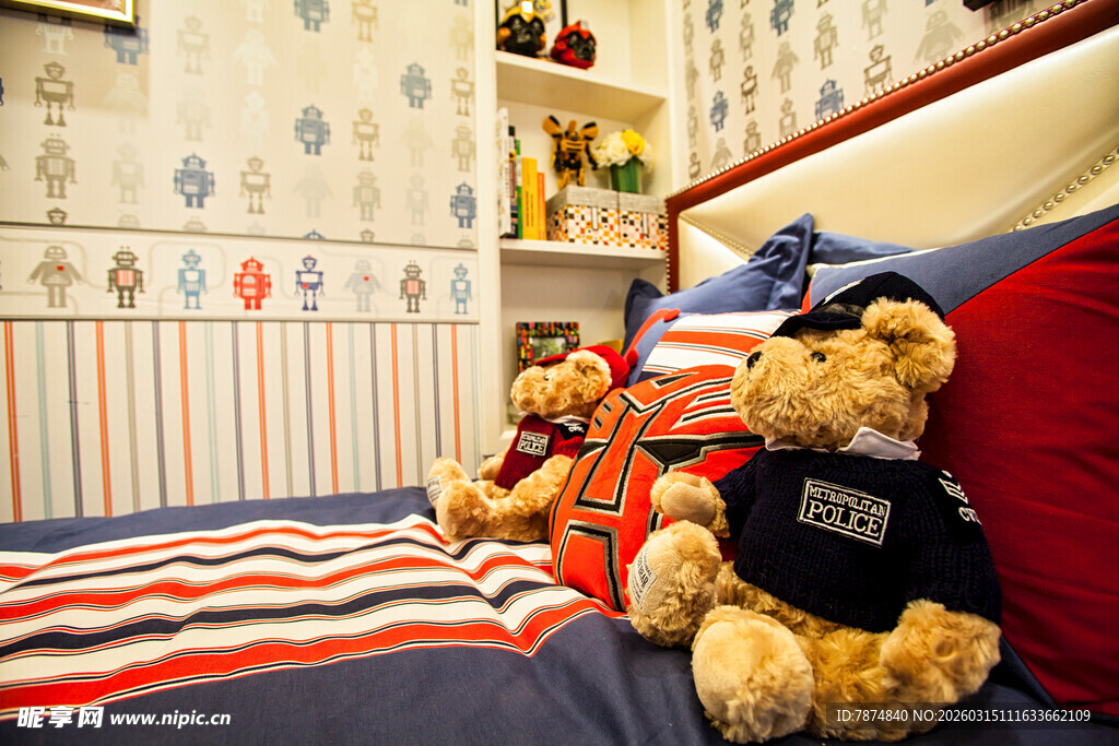 美式风格儿童房可爱玩偶