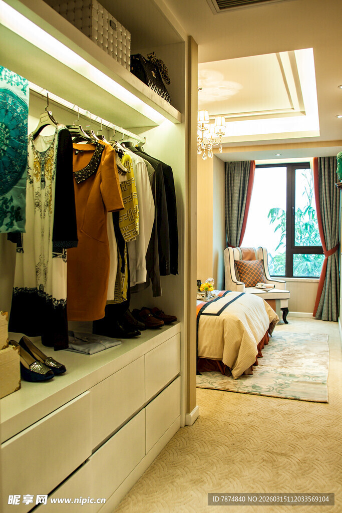 现代时尚衣帽间室内场景