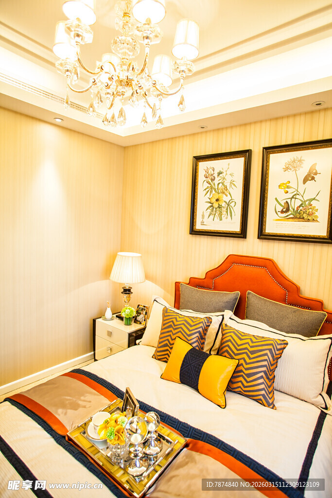 豪华卧室温馨舒适布置