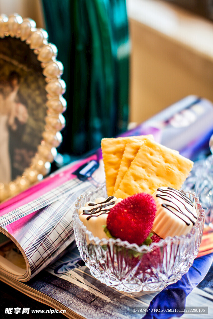 复古风精致点心与饰品