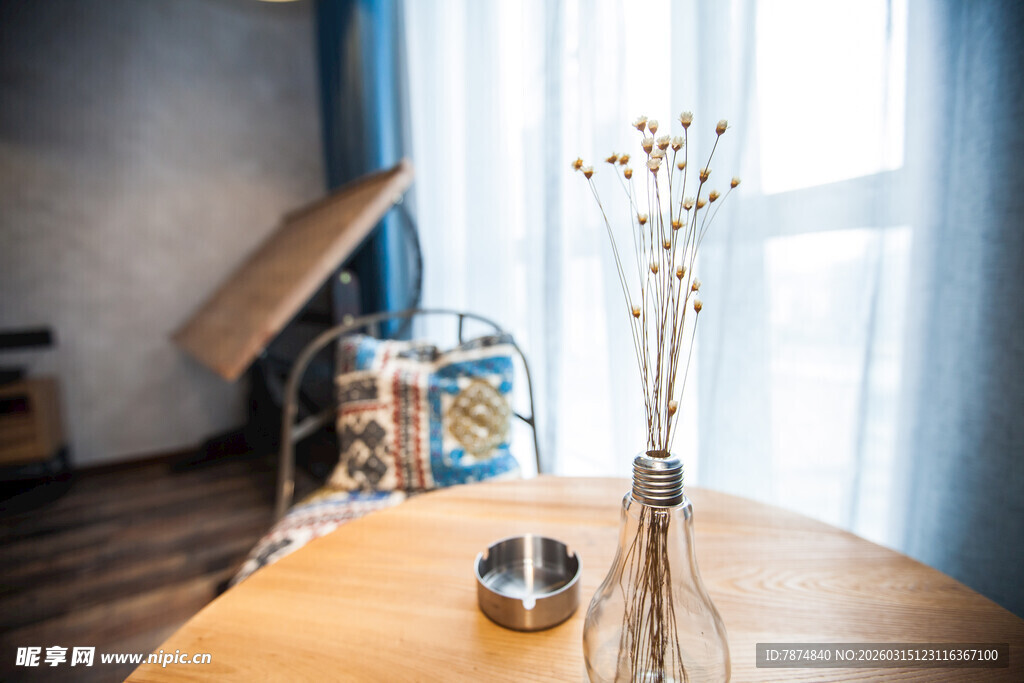 室内简约桌面装饰小景