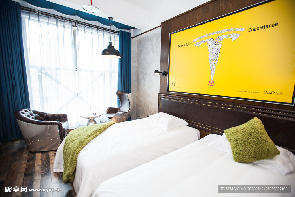 现代简约风格的双床酒店房间