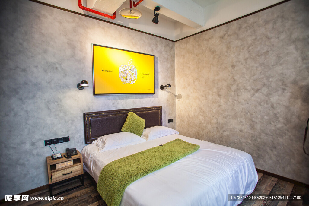 简约风格温馨卧室一角