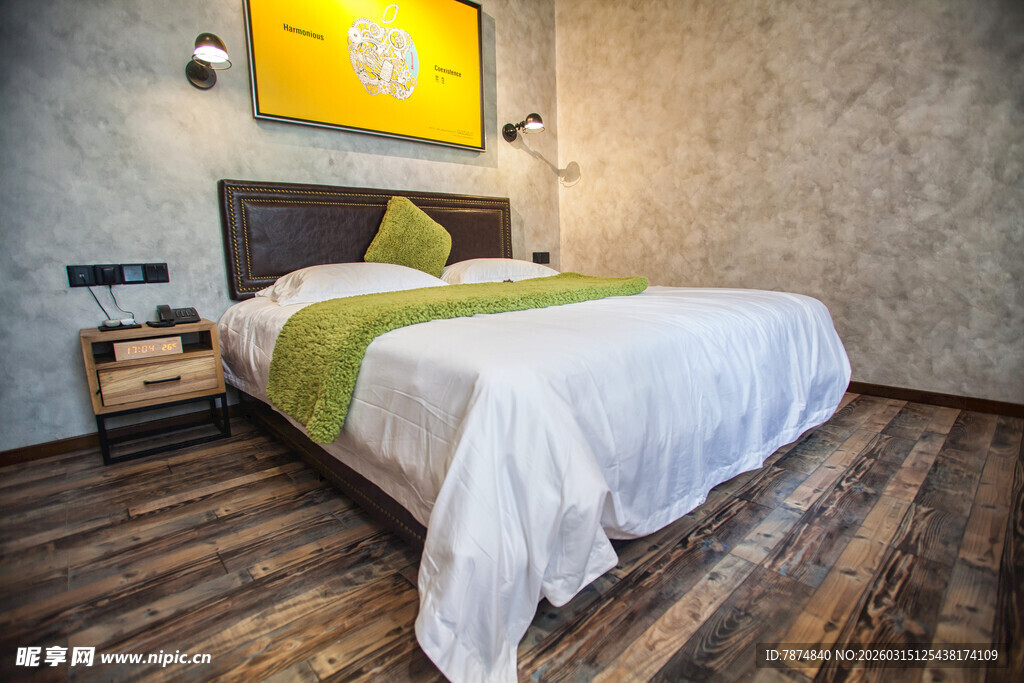 现代简约风卧室温馨床铺