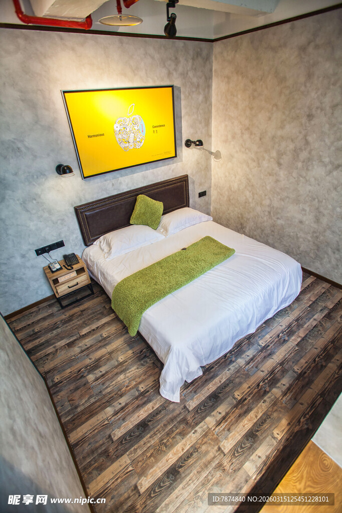 现代简约风温馨卧室空间