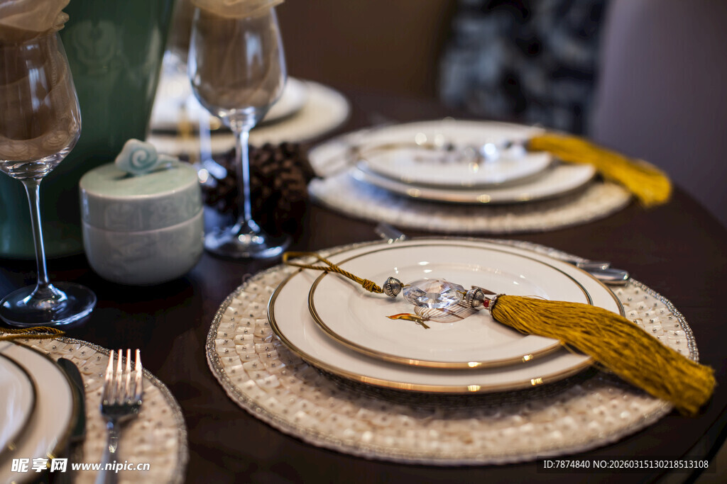 精致餐桌布置 尽显优雅