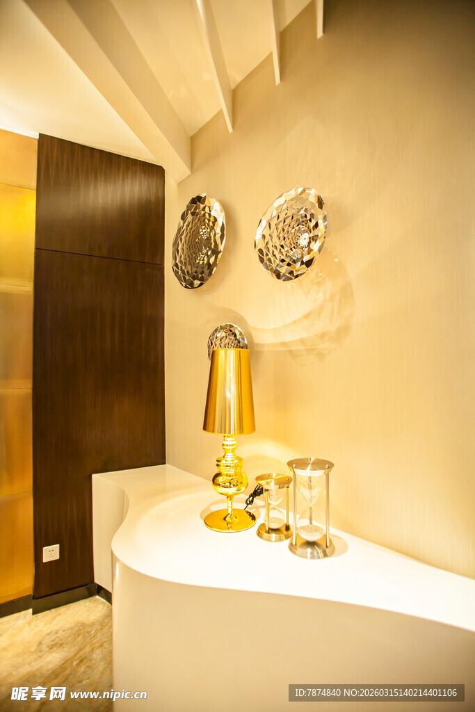 奢华浴室的精致卫浴设施