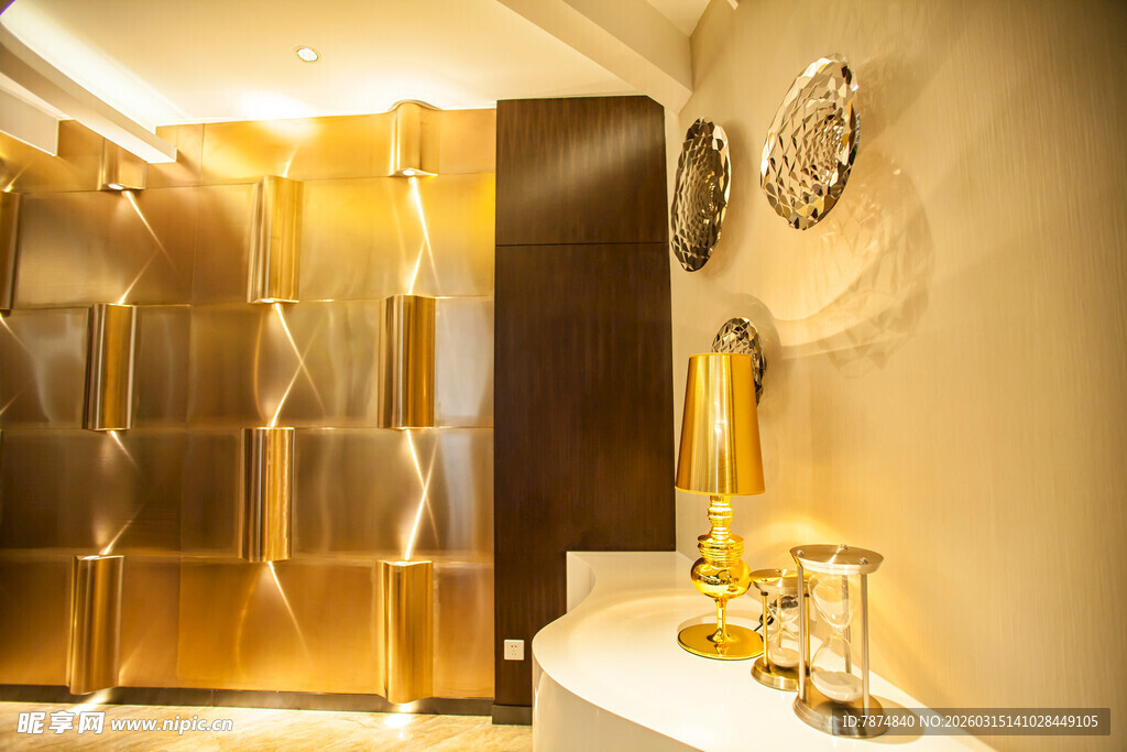 奢华金调浴室空间设计