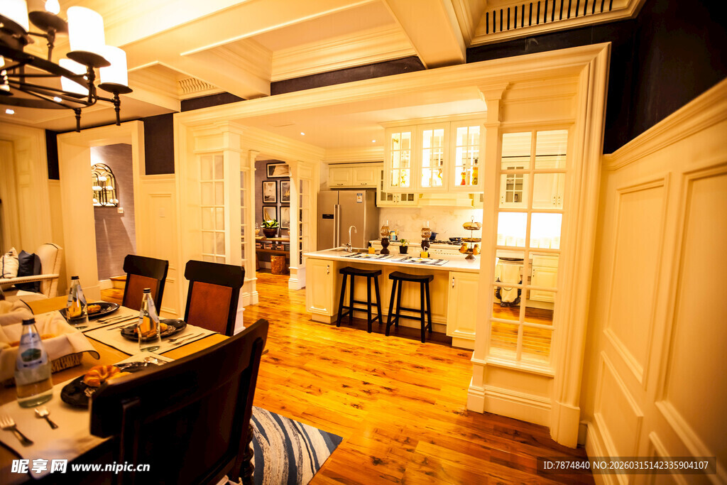 温馨典雅的家居餐厅场景