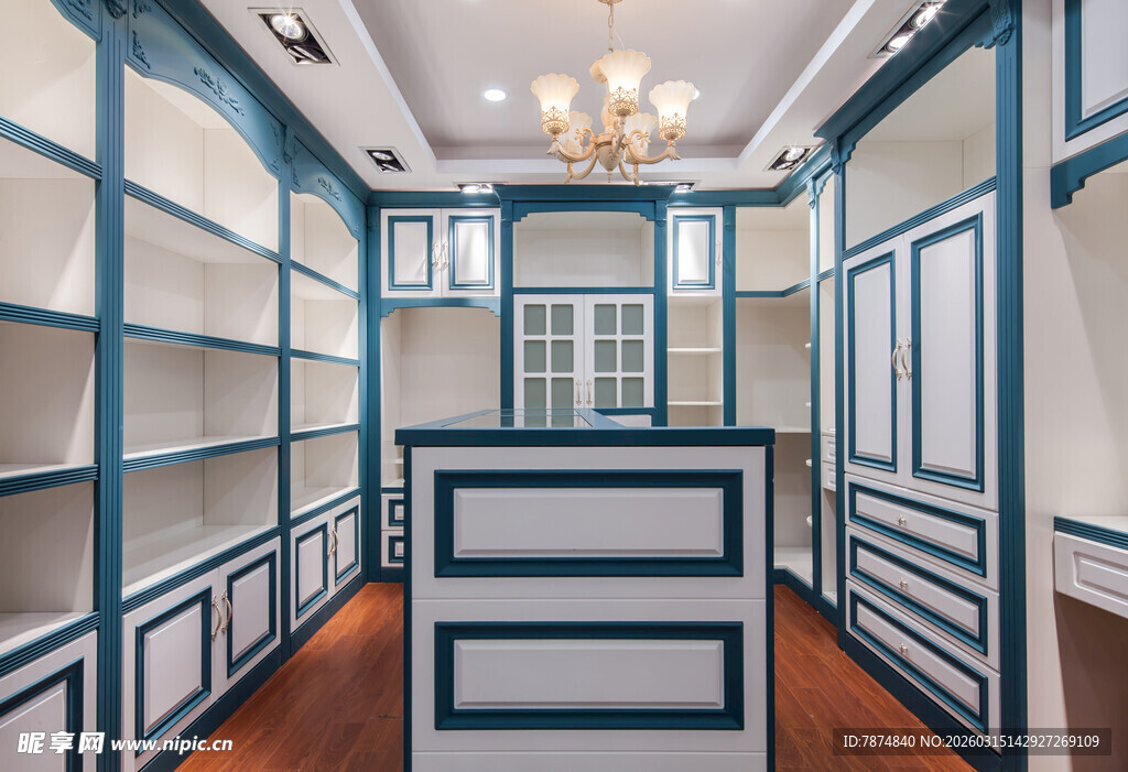 蓝白相间欧式风格陈列室