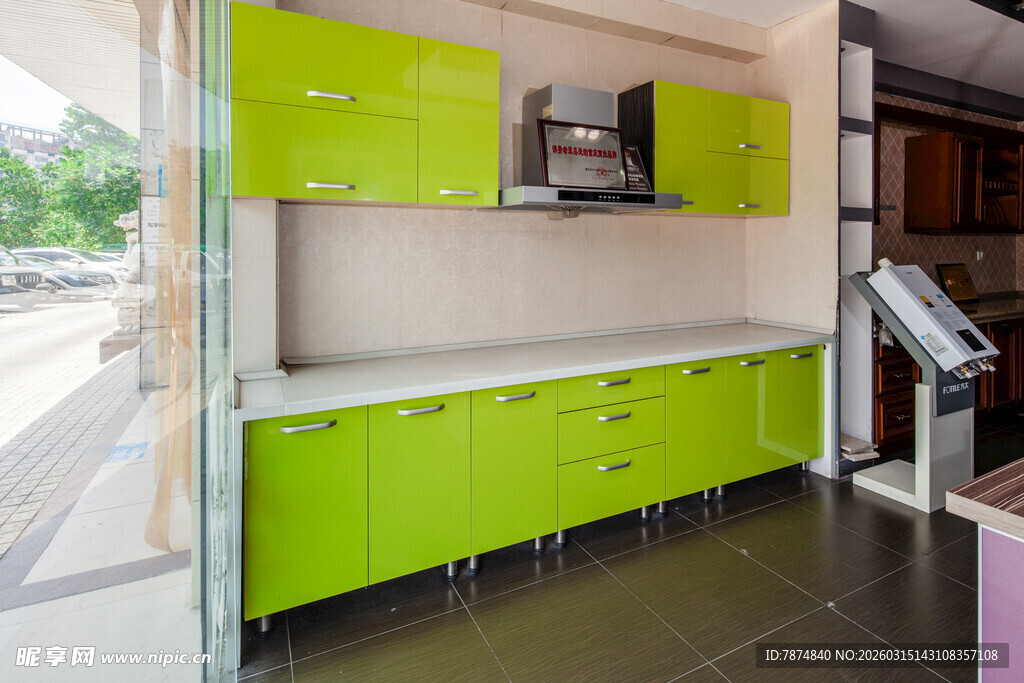 清新绿色厨房橱柜展示