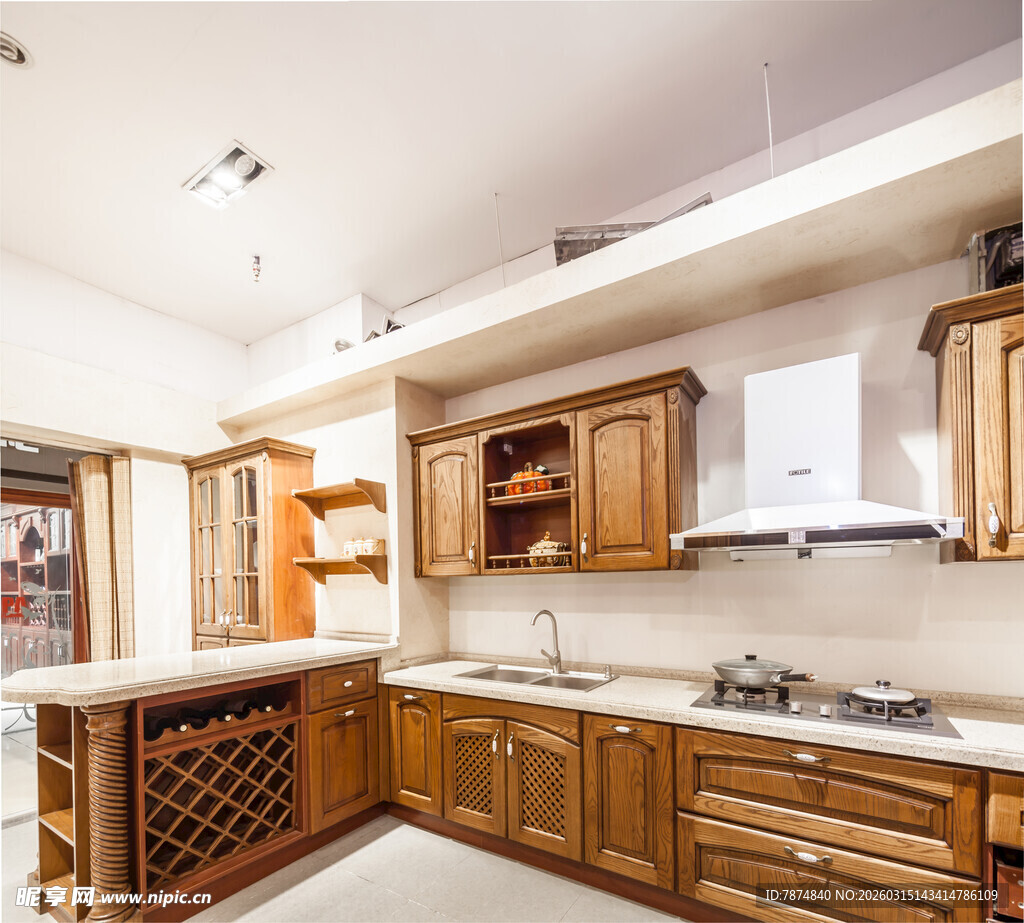 现代实木风格温馨厨房空间