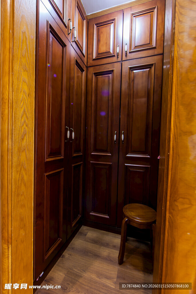 木质衣帽间 尽显优雅格调