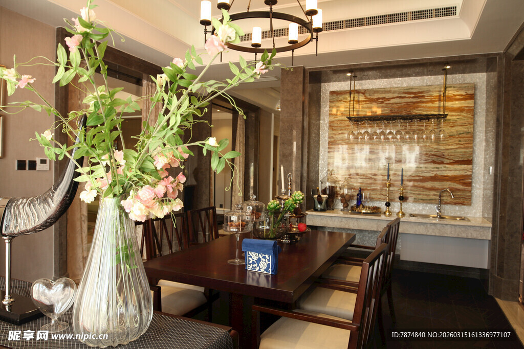 优雅温馨的室内餐厅场景