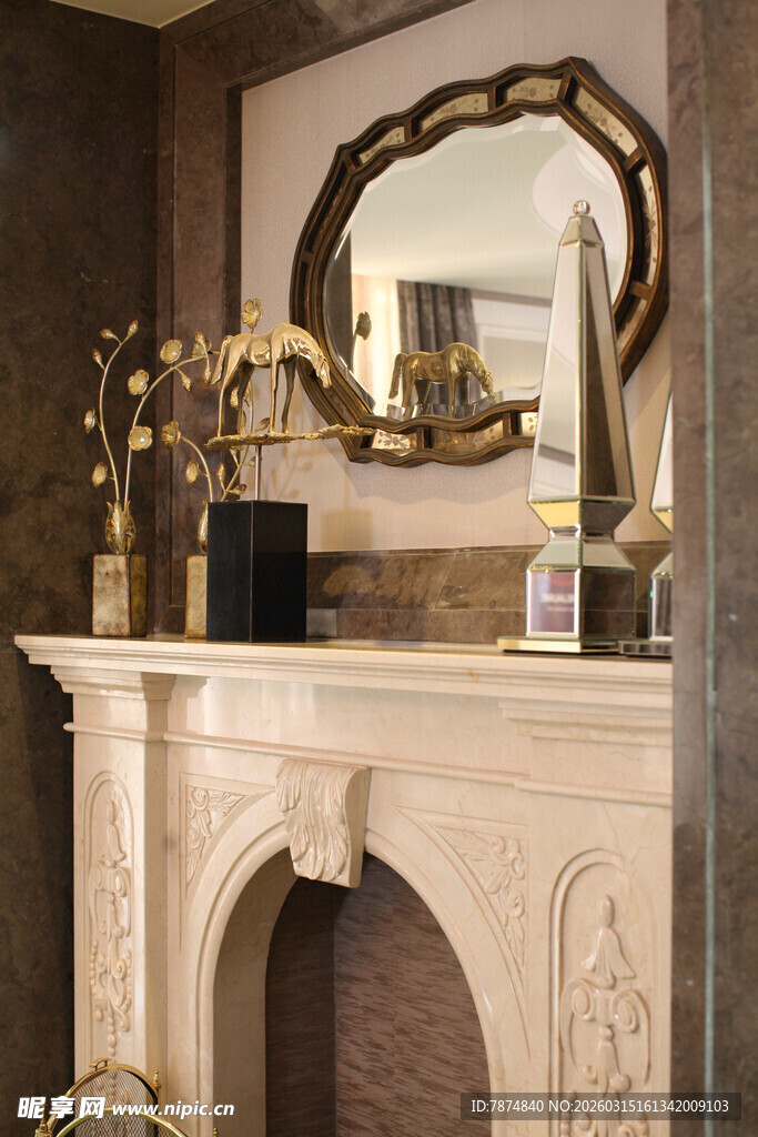 欧式大理石壁炉与装饰镜