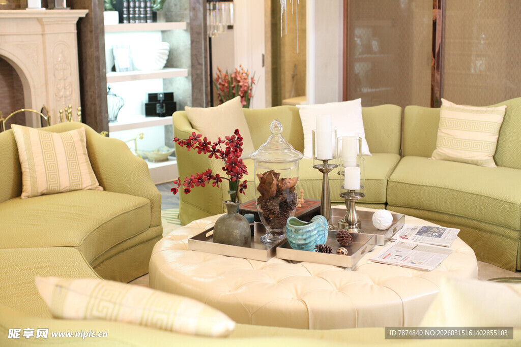 温馨现代风客厅沙发场景