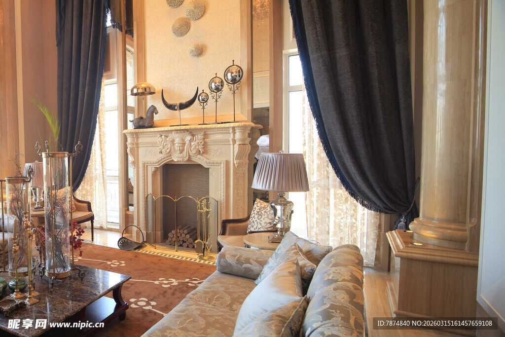 奢华典雅的欧式客厅一角