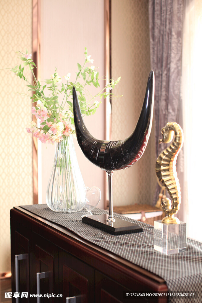 现代简约风格摆件组合