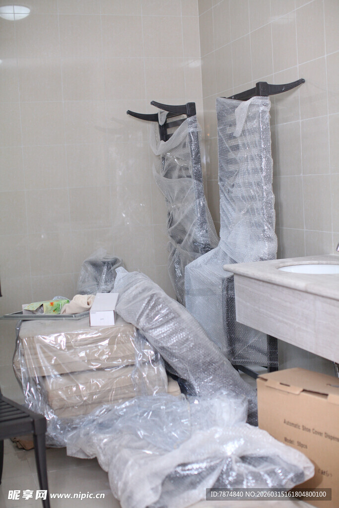 室内待安装的卫浴设施