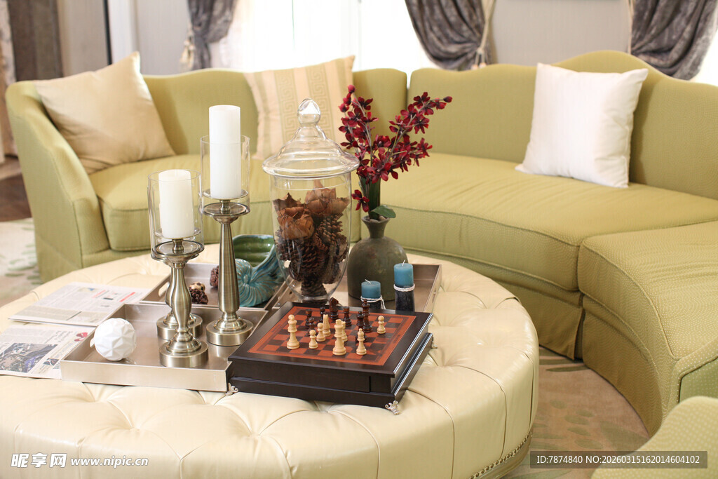 现代简约风客厅沙发一角