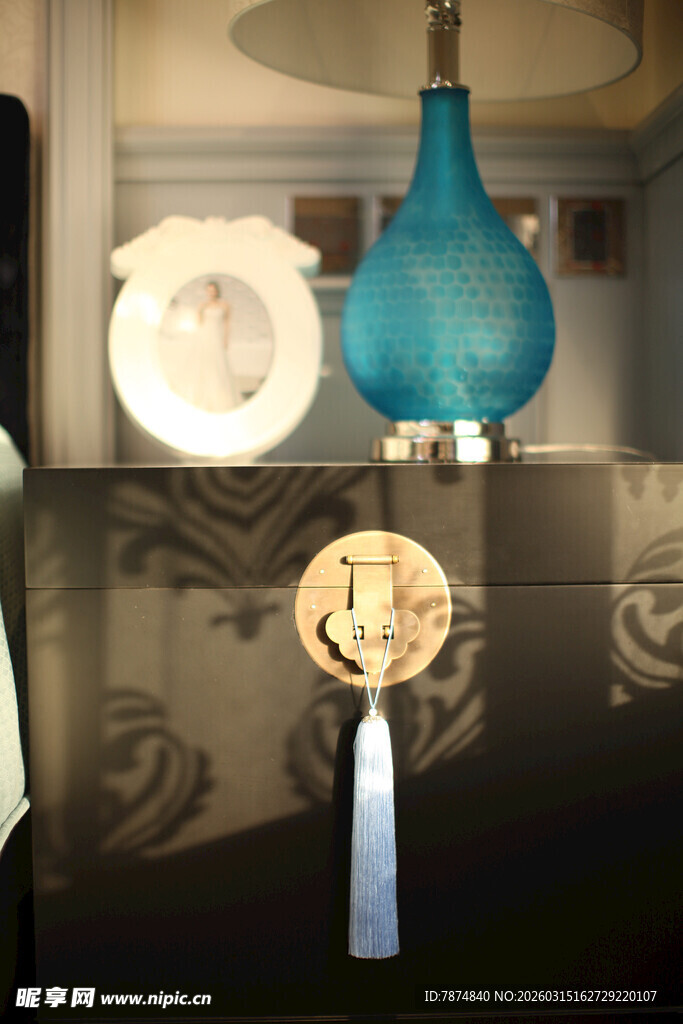 复古风格蓝色吊灯装饰