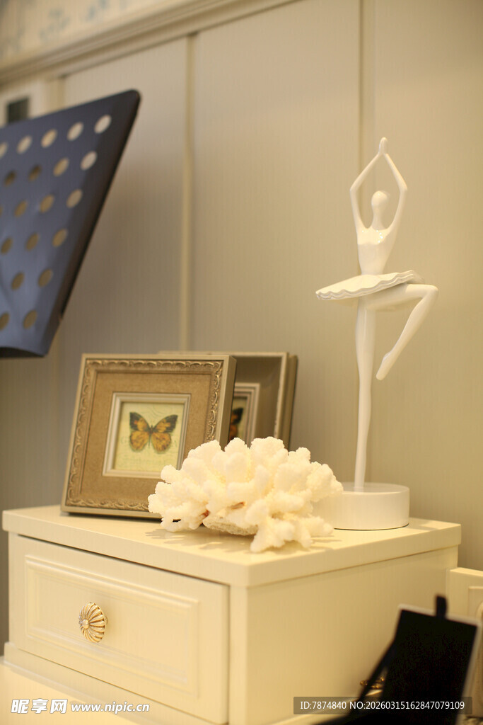 精致梳妆台摆件装饰