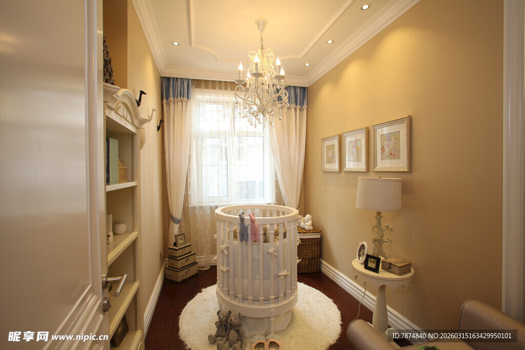 温馨典雅的欧式书房一角