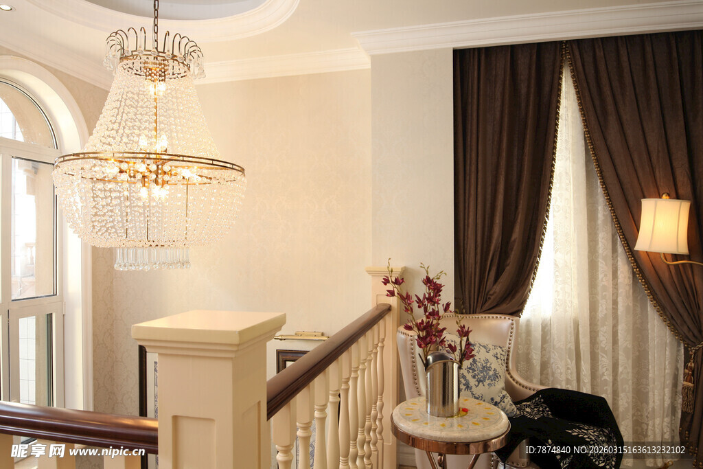 优雅温馨的室内楼梯角落