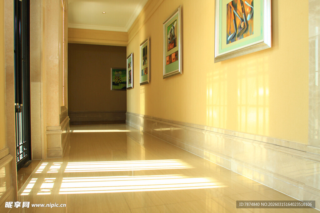 温馨明亮的走廊空间